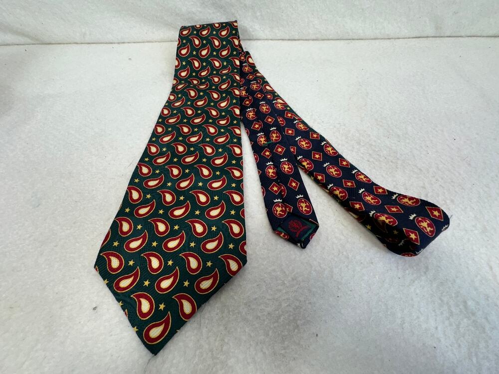 Tommy Hilfiger 100% Silk Tie Green Base Cream Red Paisleys & Stars